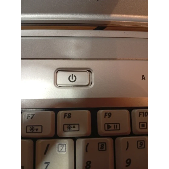 Portátil Compaq Presario R3000 Plata Para Piezas | ChollosPC