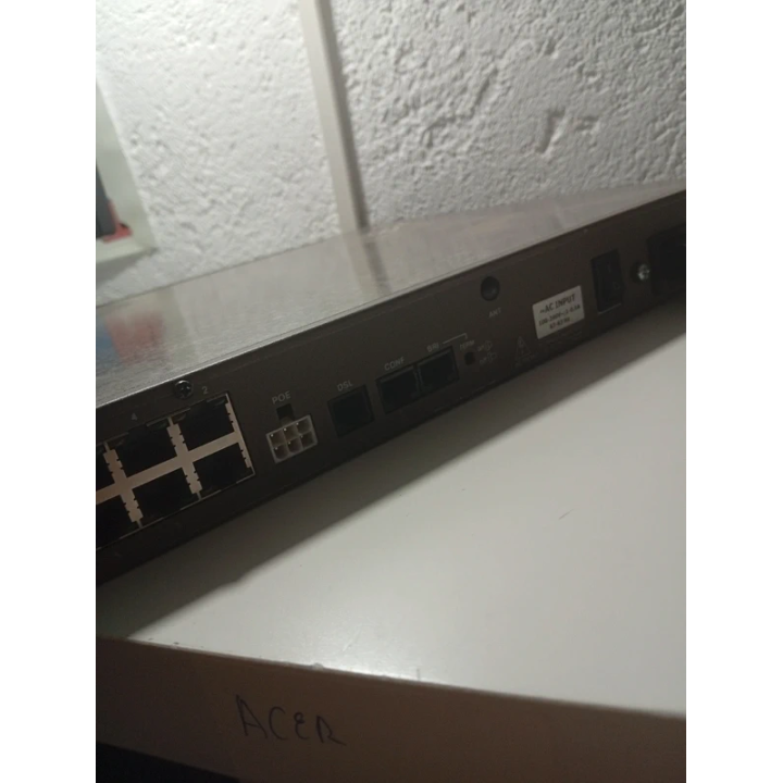 Switch TelDSt 8 Puertos Ethernet Barato y Funcional | ChollosPC