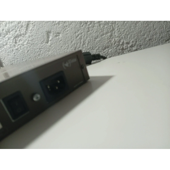 Switch TelDSt 8 Puertos Ethernet Barato y Funcional | ChollosPC