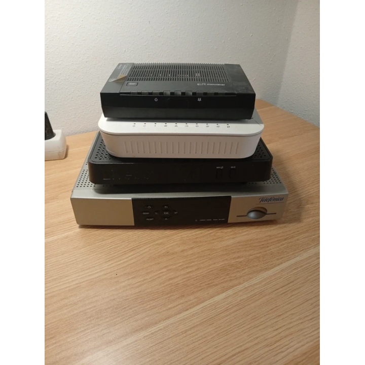 Lote de Routers y Decodificadores Para Piezas o Reutilización | ChollosPC